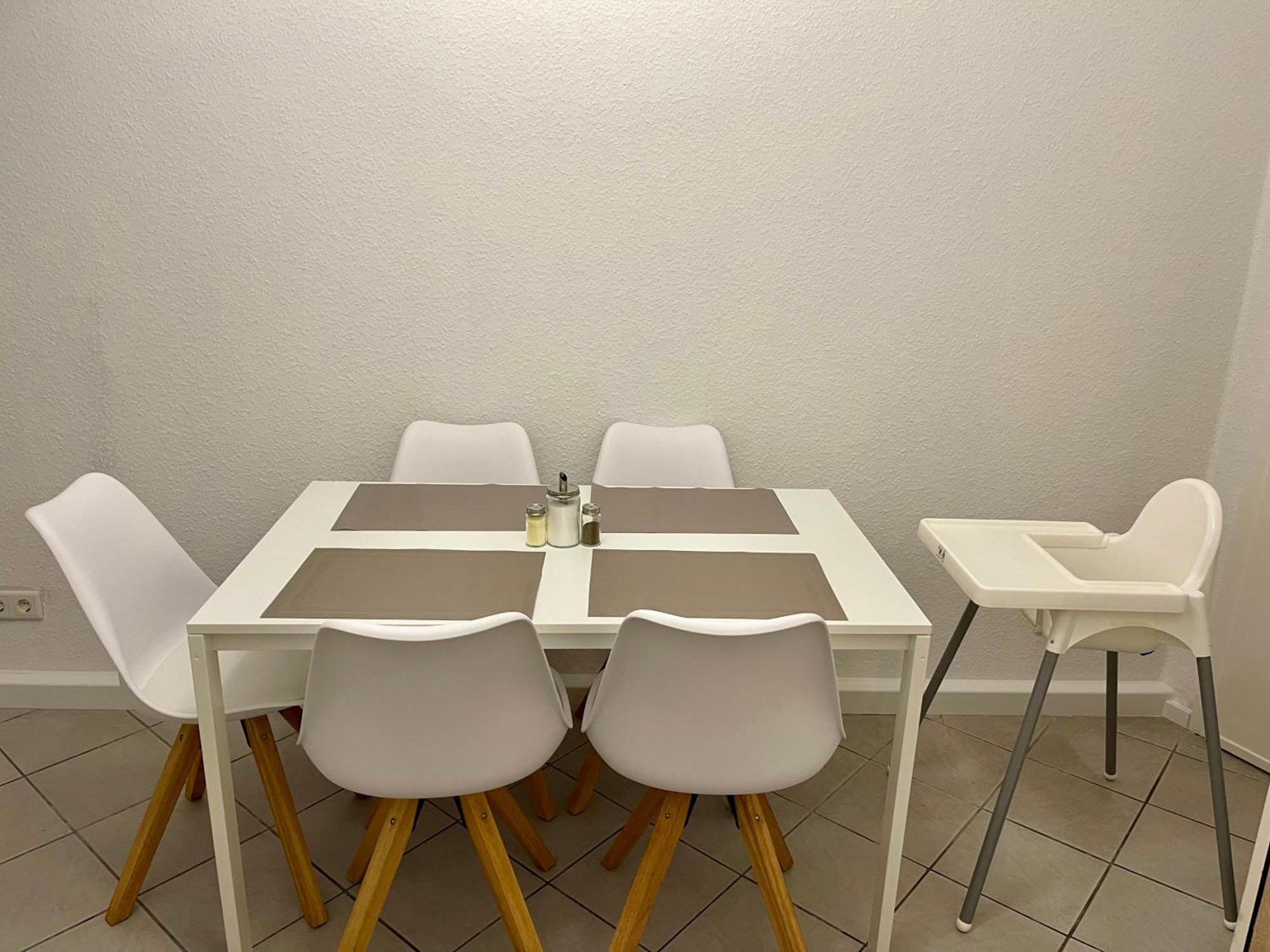 Raha Apartments - Ihr Komfortables Zuhause - Garten - Vollausstattung - Balkon - Parkplatz Kassel Ngoại thất bức ảnh