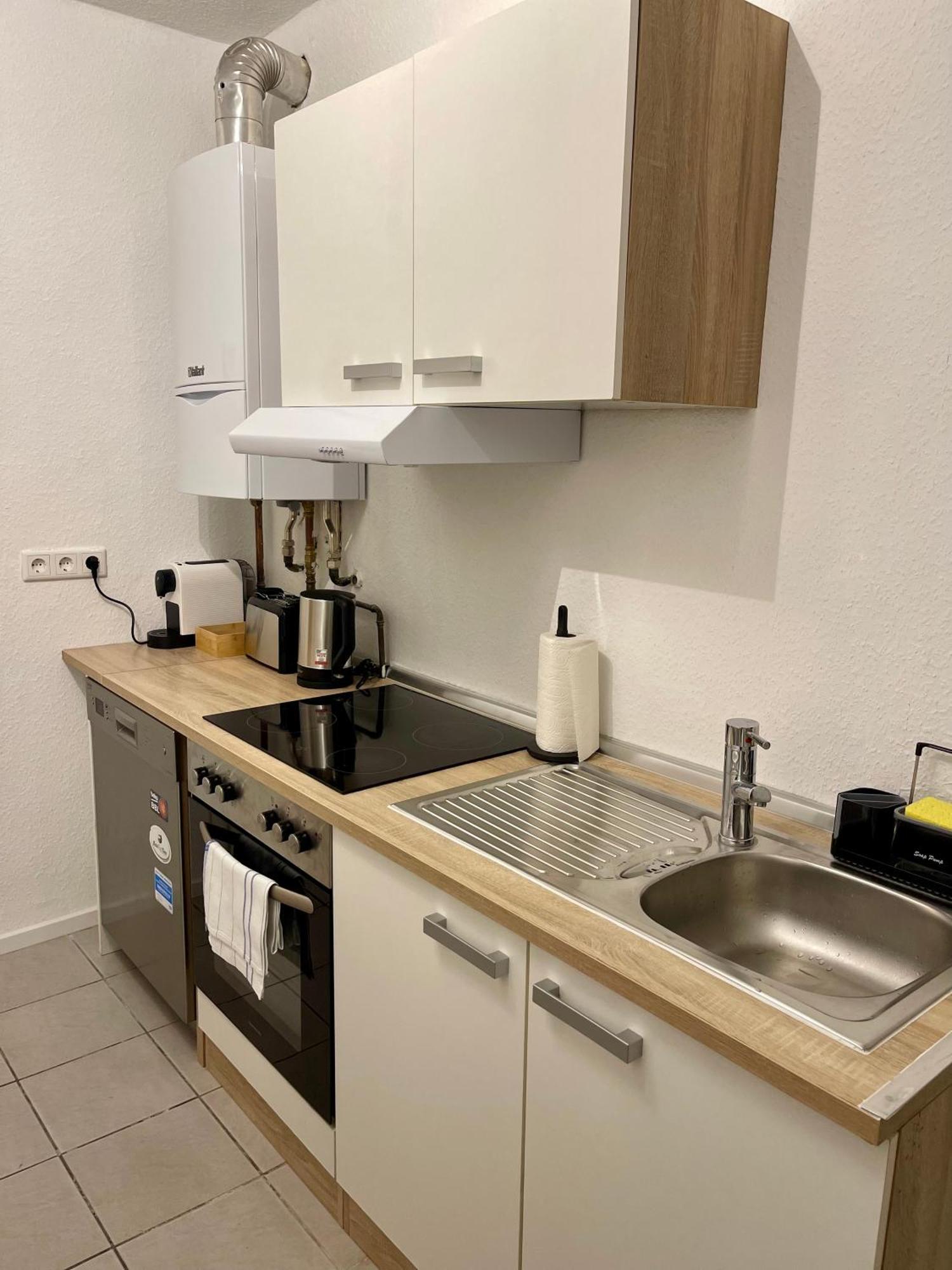Raha Apartments - Ihr Komfortables Zuhause - Garten - Vollausstattung - Balkon - Parkplatz Kassel Ngoại thất bức ảnh