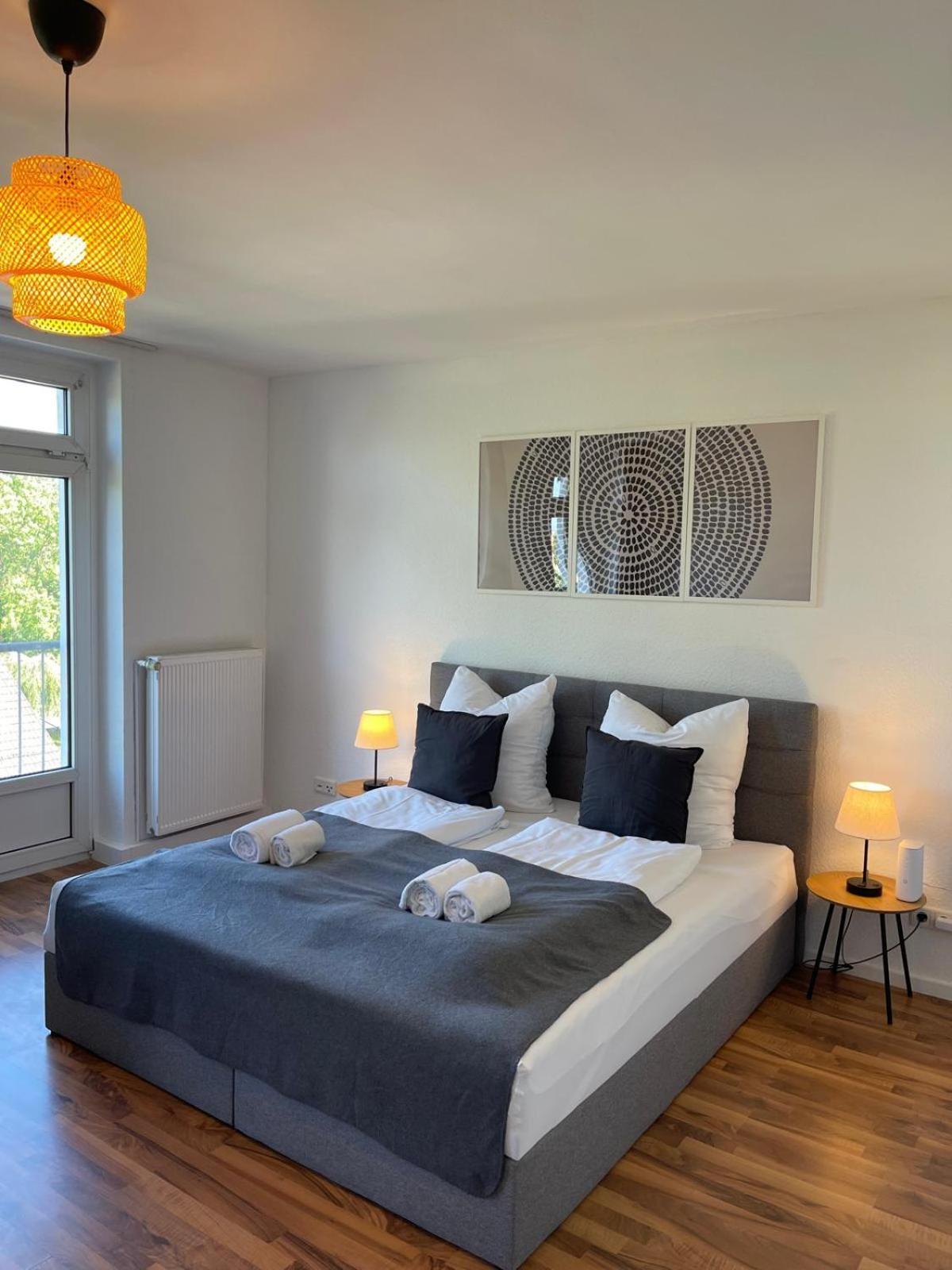Raha Apartments - Ihr Komfortables Zuhause - Garten - Vollausstattung - Balkon - Parkplatz Kassel Ngoại thất bức ảnh